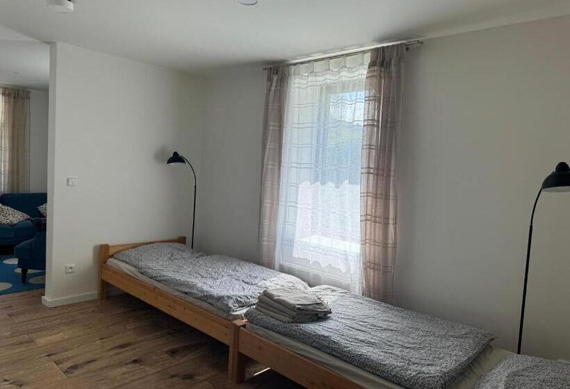 סוויטה דלוקס, Tkalcovna U Zlatého Potoka