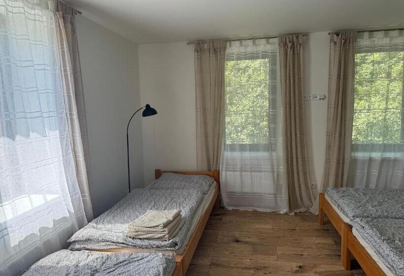 סוויטה דלוקס, Tkalcovna U Zlatého Potoka