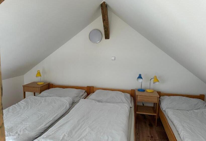 חדר סטנדרט לארבעה, Tkalcovna U Zlatého Potoka