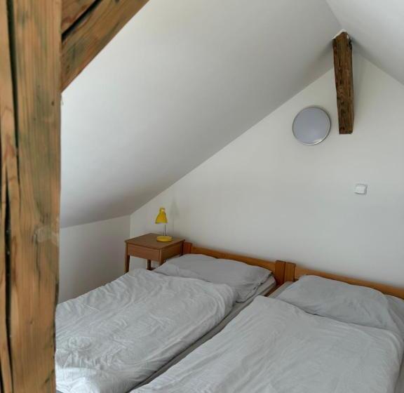 חדר סטנדרט לארבעה, Tkalcovna U Zlatého Potoka