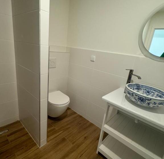 דירת חדר, Tkalcovna U Zlatého Potoka