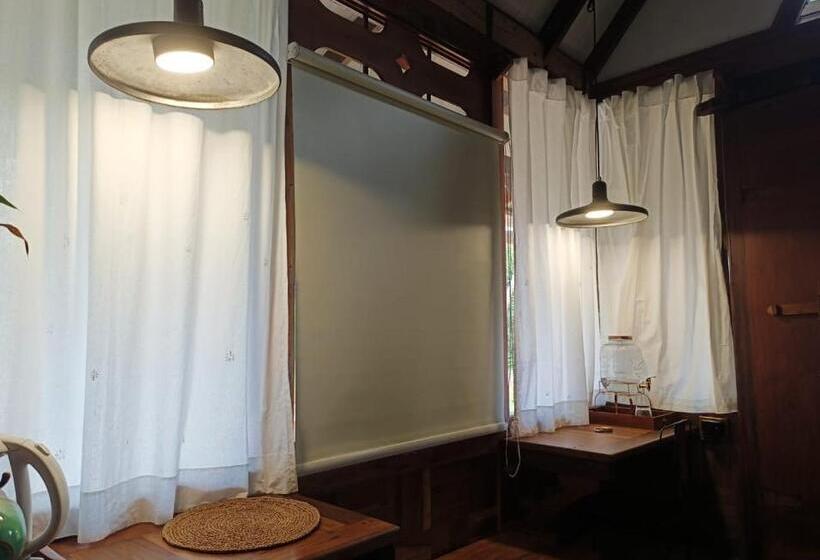 חדר לארבעה סטנדרטי עם מרפסת, Svarna