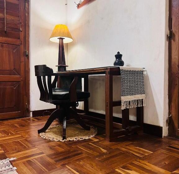 בקתת חדר, Svarna