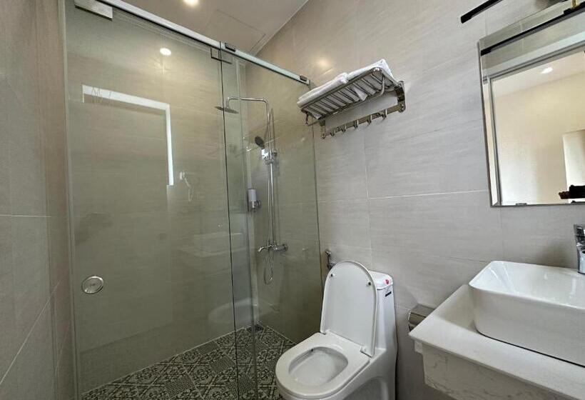 سوییت سوپریور, Capital O 1208 Phong Van Villa