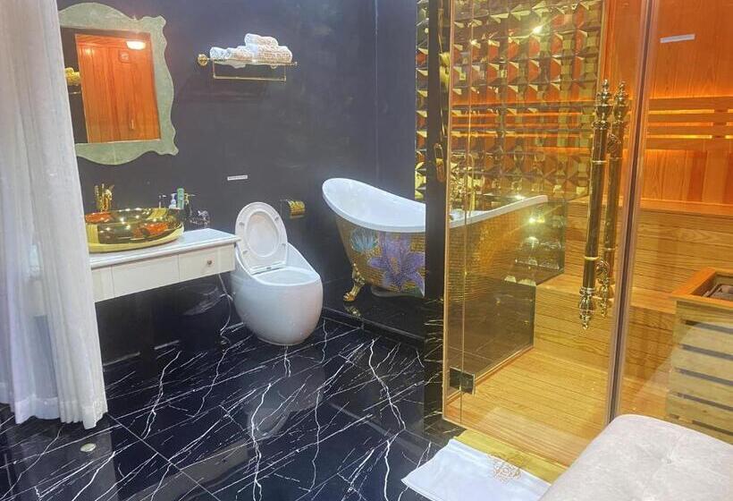 استودیوی استاندارد, Oyo 1214 Hoang Gia Athena