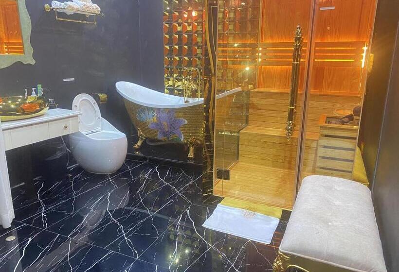 استودیوی استاندارد, Oyo 1214 Hoang Gia Athena