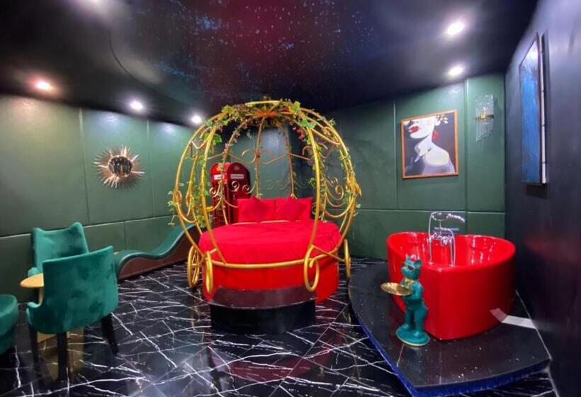 استودیوی استاندارد, Oyo 1214 Hoang Gia Athena