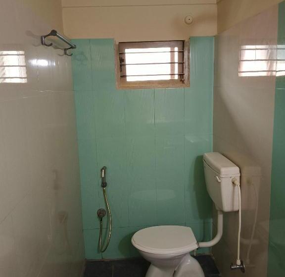 غرفة عائلية, Vishnu Residency