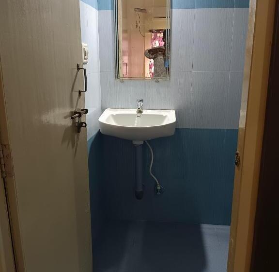 غرفة عائلية, Vishnu Residency