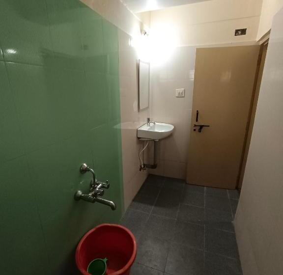 غرفة عائلية, Vishnu Residency