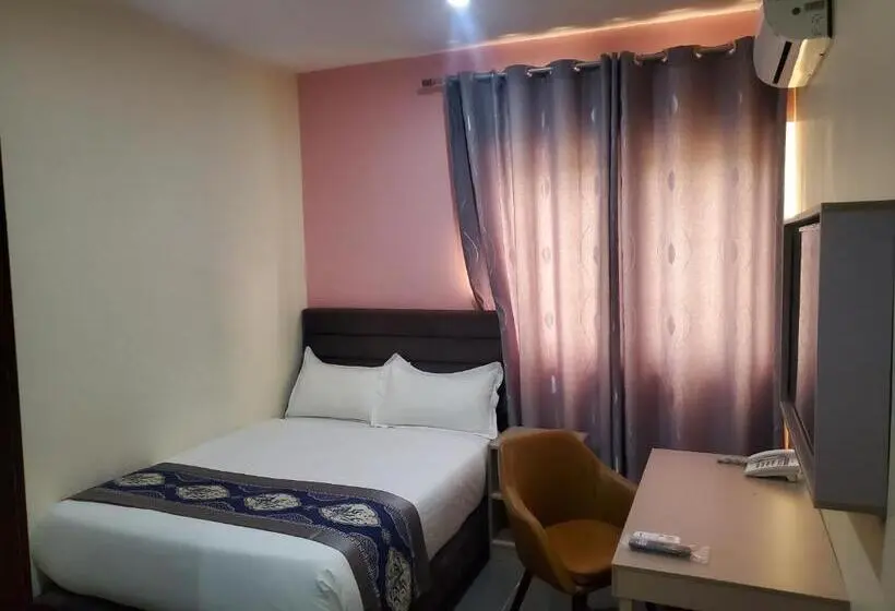 エコノミーシングルルーム, Lagoon Beach Hotel,keta,ghana