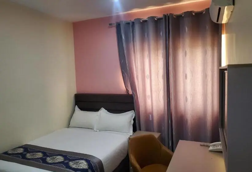 エコノミーシングルルーム, Lagoon Beach Hotel,keta,ghana