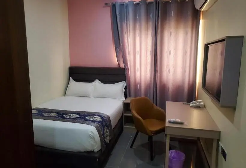 エコノミーシングルルーム, Lagoon Beach Hotel,keta,ghana