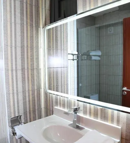 ファミリールーム, Lagoon Beach Hotel,keta,ghana