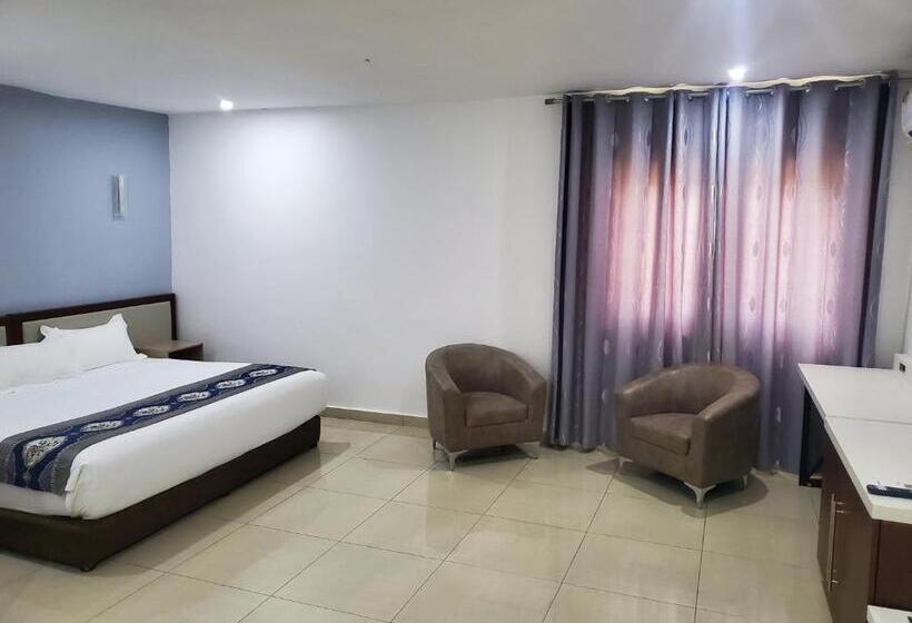 סוויטה אקזקיוטיב, Lagoon Beach Hotel,keta,ghana