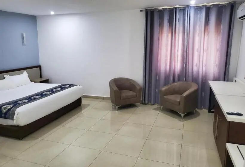 エクゼクティブスイート, Lagoon Beach Hotel,keta,ghana