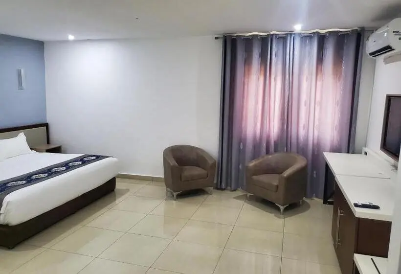 エクゼクティブスイート, Lagoon Beach Hotel,keta,ghana