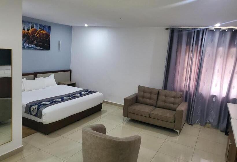 סוויטה אקזקיוטיב, Lagoon Beach Hotel,keta,ghana