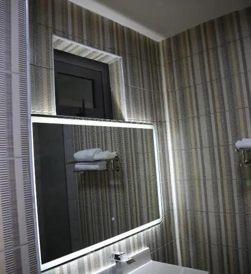 オーシャンビューデラックスルームバルコニー付き, Lagoon Beach Hotel,keta,ghana