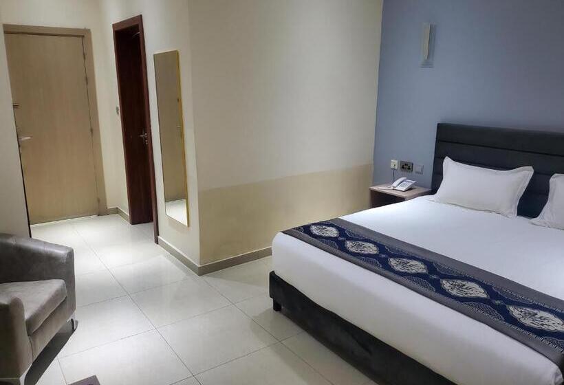 חדר דלוקס עם מרפסת נוף לים, Lagoon Beach Hotel,keta,ghana