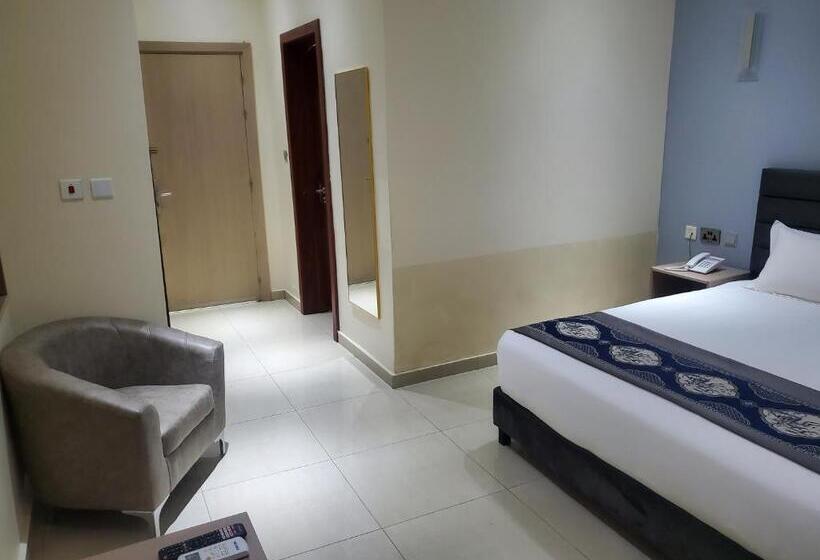 חדר דלוקס עם מרפסת נוף לים, Lagoon Beach Hotel,keta,ghana