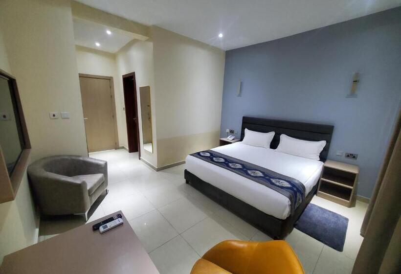 חדר דלוקס עם מרפסת נוף לים, Lagoon Beach Hotel,keta,ghana