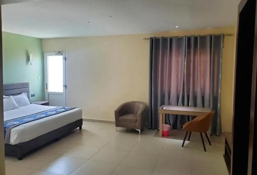オーシャンビューデラックスルーム, Lagoon Beach Hotel,keta,ghana