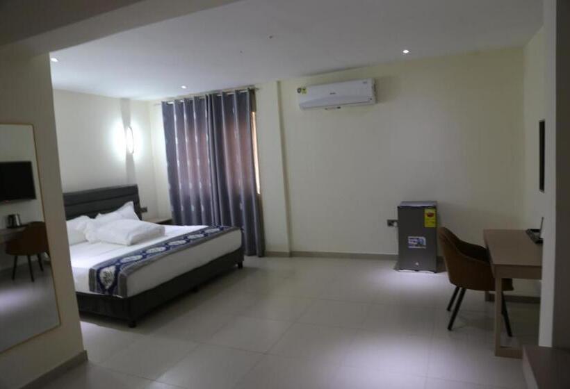 חדר דלוקס נוף לים, Lagoon Beach Hotel,keta,ghana