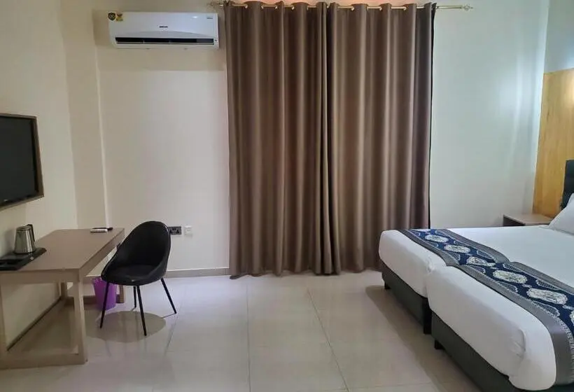 デラックスルーム, Lagoon Beach Hotel,keta,ghana