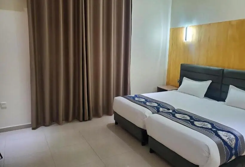 デラックスルーム, Lagoon Beach Hotel,keta,ghana