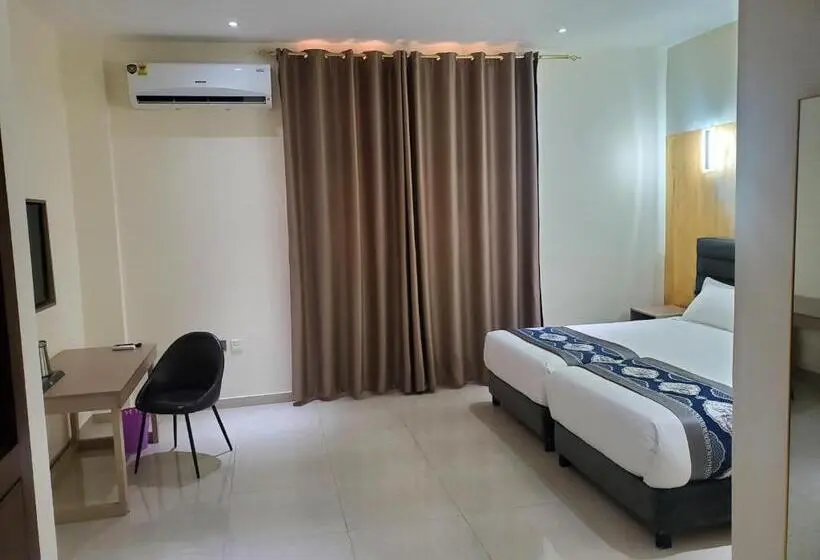 デラックスルーム, Lagoon Beach Hotel,keta,ghana