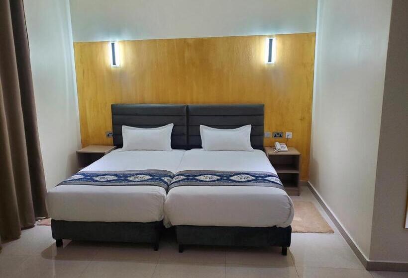 חדר דלוקס, Lagoon Beach Hotel,keta,ghana