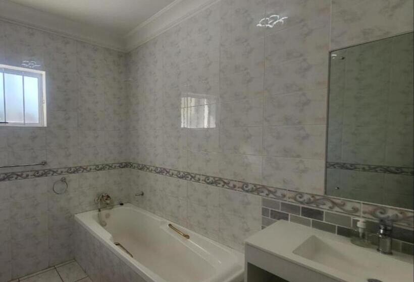 コンフォートルーム, La Lucia Beach Villa