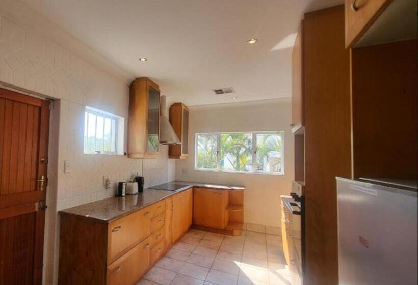 Апартаменты 1 Спальня, La Lucia Beach Villa