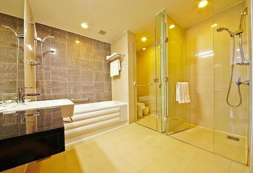 Suite Familiar, High1 Condominium
