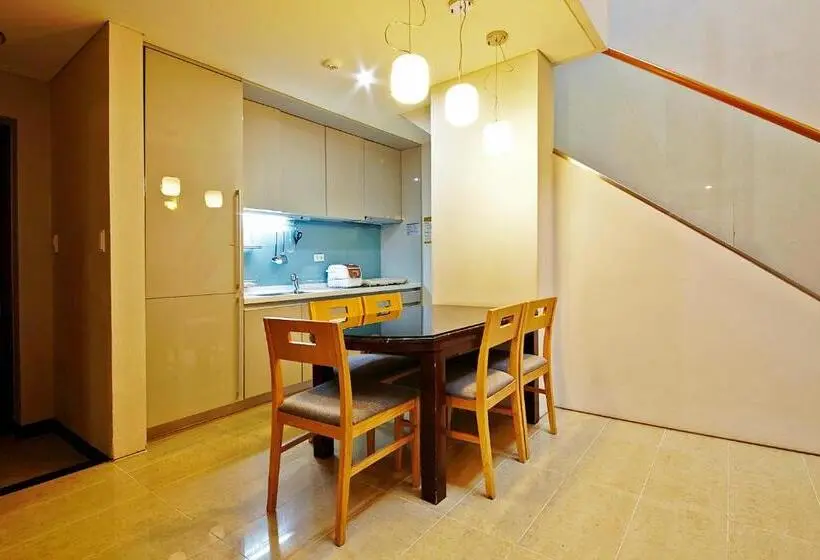 Suite Familiar, High1 Condominium