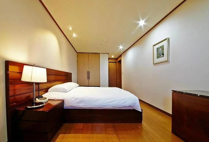 Suite Familiar, High1 Condominium