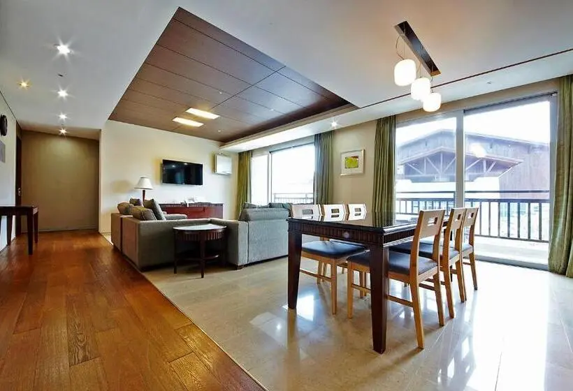 Suite, High1 Condominium