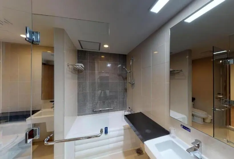 Suite Ejecutiva con Vistas, High1 Condominium