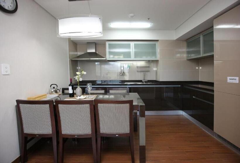 סוויטה עם טרסה, High1 Condominium