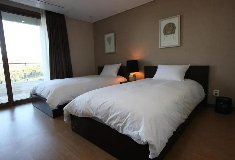 Suite con Terraza, High1 Condominium