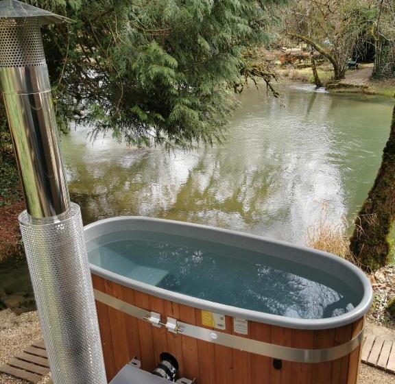 Шале 1 Спальня, La Cabane Du Pont De L Ignon Spa Hébergement Atypique Tout Confort En Bourgogne