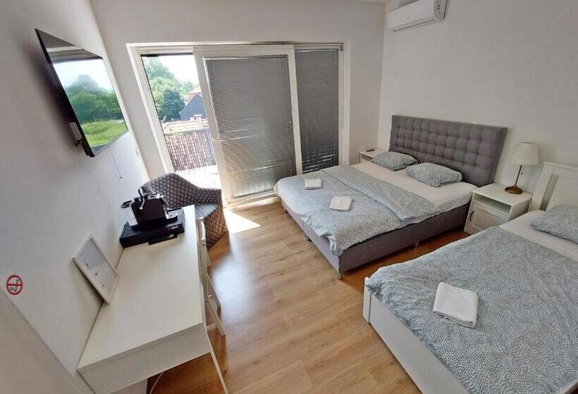 Standard Triple Room with Terrace, Sunny Terraces Rose Valley, Ljubljana
