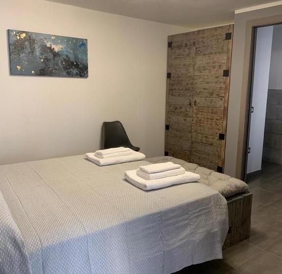 חדר סטנדרט נוף לבריכה, Cub&b By Selene Domus Collection