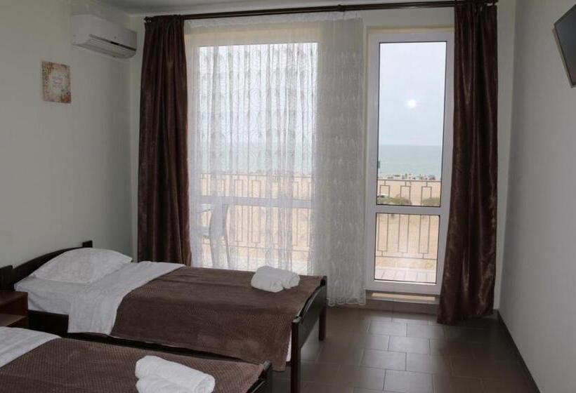 اتاق لوکس با چشمانداز دریا, Golden Beach