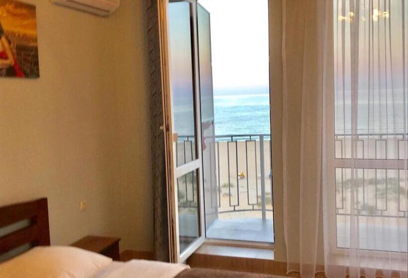اتاق لوکس با چشمانداز دریا, Golden Beach