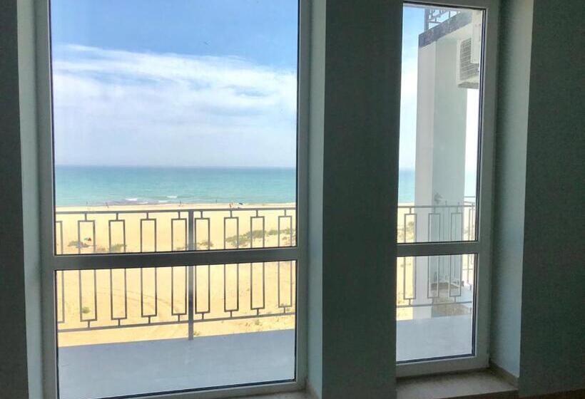اتاق استاندارد چهار تخته با چشم‌انداز دریا, Golden Beach