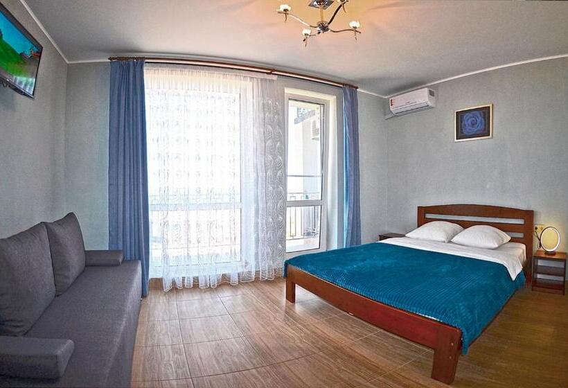 اتاق استاندارد چهار تخته با چشمانداز دریا, Golden Beach