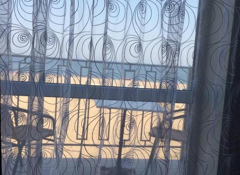 اتاق سه نفره سوپریور با چشم‌انداز دریا, Golden Beach