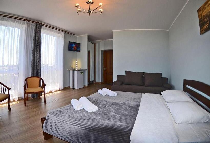 اتاق سه نفره سوپریور با چشمانداز دریا, Golden Beach